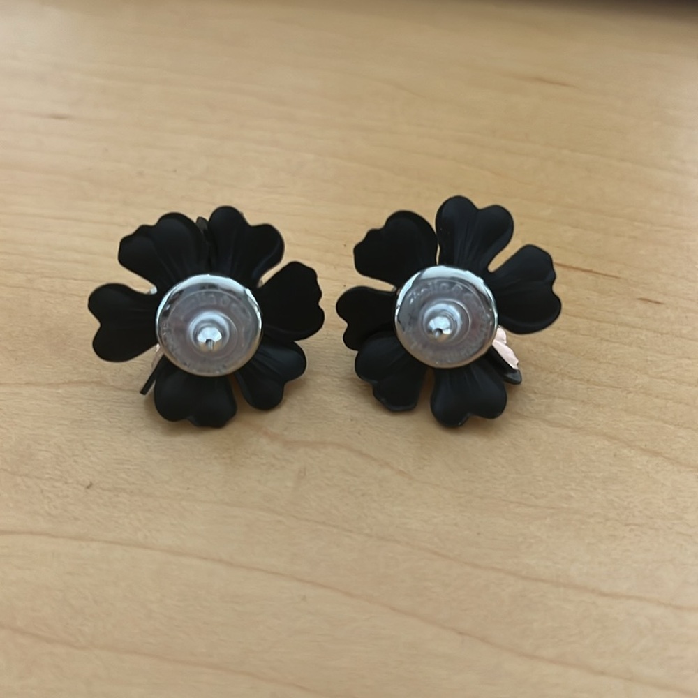 NWOT Stella & Dot Floral Statement Earrings Dusty Pink - Picture 3 of 4